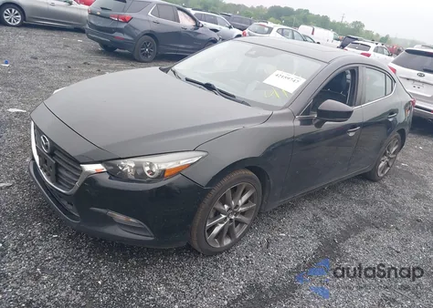 2018 Mazda Mazda3 Touring из США, поврежденный, VIN 3MZBN1V38JM233316